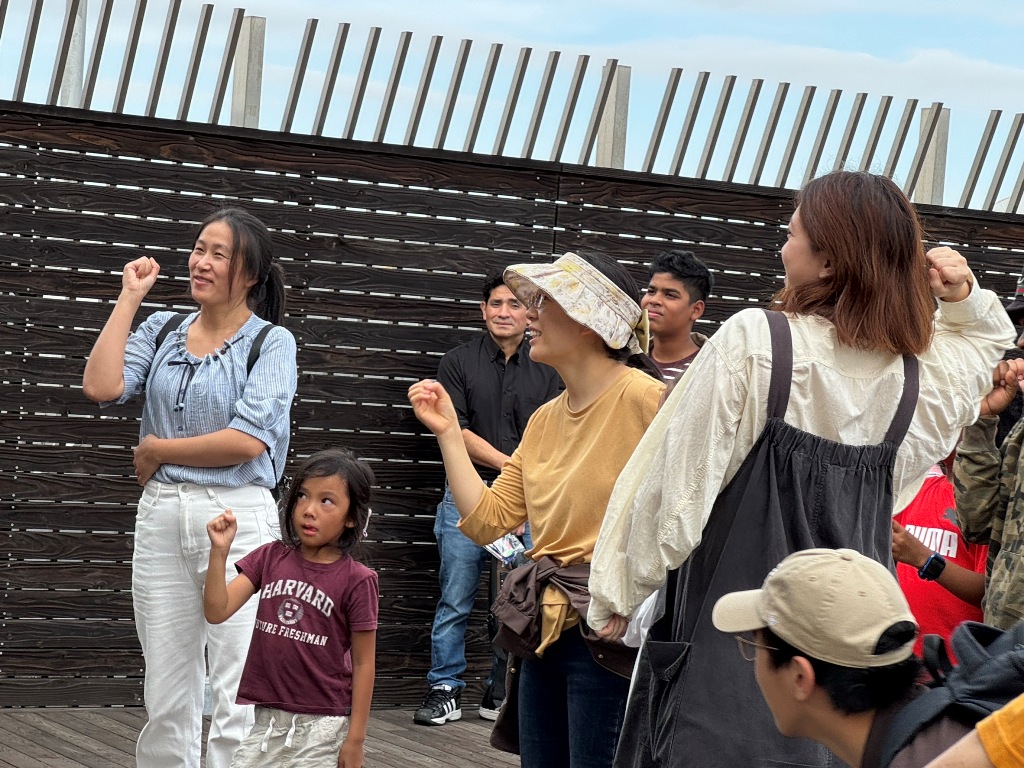 何をだそうかな